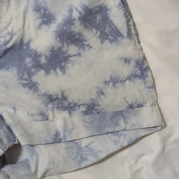 Universal Thread Women's High-rise Paperbag Shorts, Color Blue Marbled Size S - Picture 8 of 16